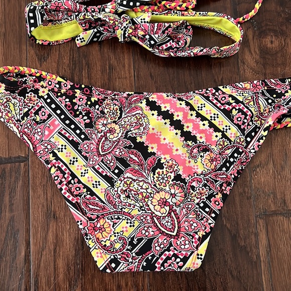 Rebecca Virtue colorful bikini size 4 - Picture 5 of 7
